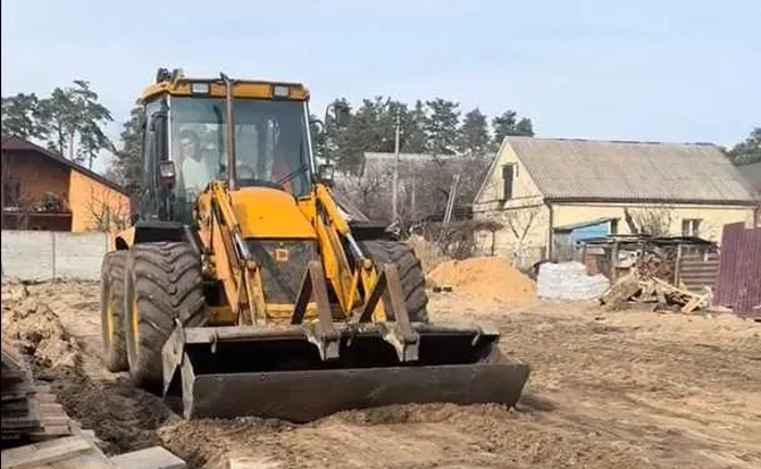 Спецтехніка з оператором — екскаватори, самоскиди Спецтехніка з оператором — екскаватори, самоскиди
