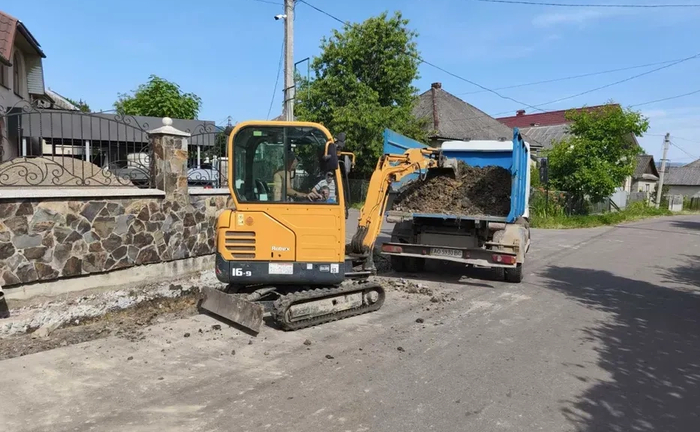 Послуги міні-екскаватора Послуги міні-екскаватора