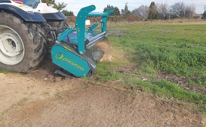 Мульчувач (подрібнювач рослинних рештків)