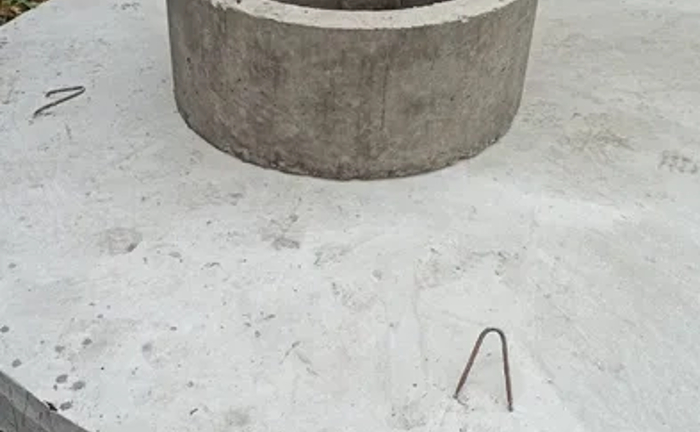 Круги, кількя бетонні. Копання септиків