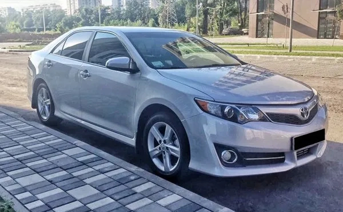 148 Авто на весілля Toyota Camry V50 срібляста 148 Авто на весілля Toyota Camry V50 срібляста