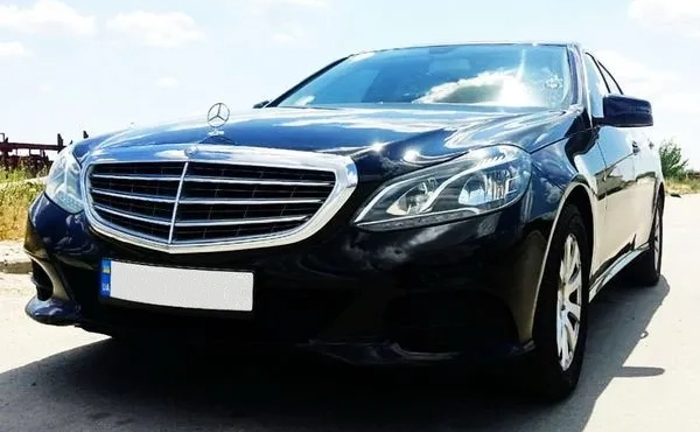 110 Авто на весілля Mercedes W212 E200 замовити з водыэм