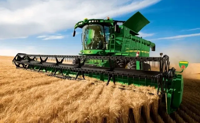 Комбайн CLAAS Lexion 8900 Комбайн CLAAS Lexion 8900