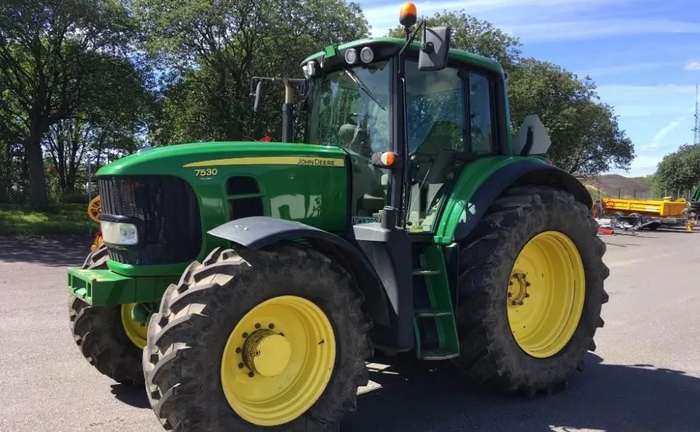Трактор JOHN DEERE 7530 (440). Трактор JOHN DEERE 7530 (440).