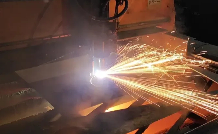 Плазмове різання металу