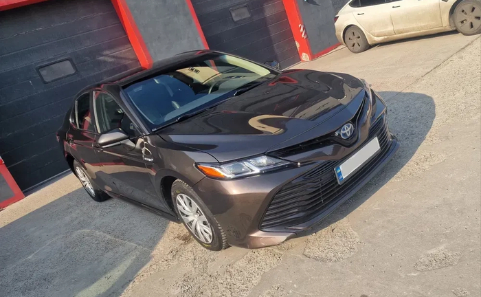 Автомобіль Toyota Camry 70 гібрид