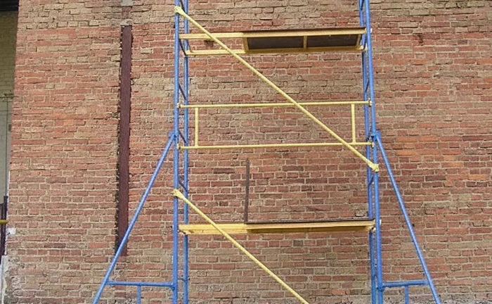 Вишка-тура будівельна на колесах Вишка-тура будівельна на колесах