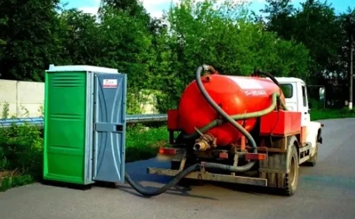 Відкачування ям вуличних туалетів Відкачування ям вуличних туалетів