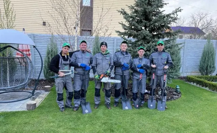 Садівник, Догляд, Стрижка обрізка, посадка дерев, Газон топіарій