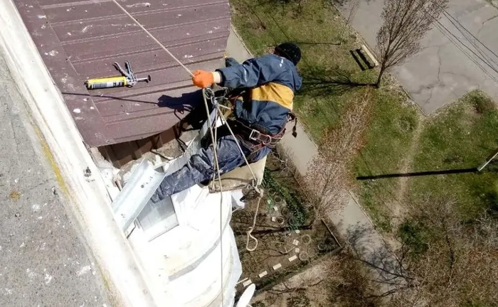 Монтаж дахів на балконів Монтаж дахів на балконів