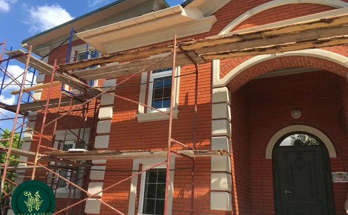 Декор для фасаду, ліпнина на фасад - наличники, пілястри, карнизи Декор для фасаду, ліпнина на фасад - наличники, пілястри, карнизи