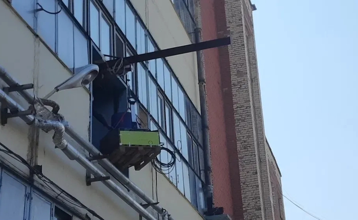 Кран у вікно 500кг. 50м. Кран у вікно 500кг. 50м.