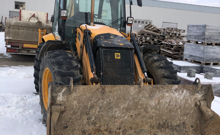 Екскаватор-навантажувач JCB 4CX Екскаватор-навантажувач JCB 4CX