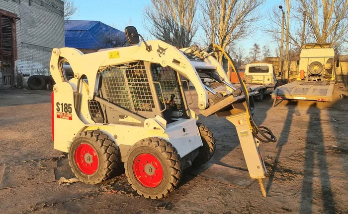 Гідромолот на базі Bobcat. Працюємо з ПДВ. Гідромолот на базі Bobcat. Працюємо з ПДВ.