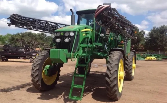 Оприскувач JOHN DEERE 4830 (1141) Оприскувач JOHN DEERE 4830 (1141)
