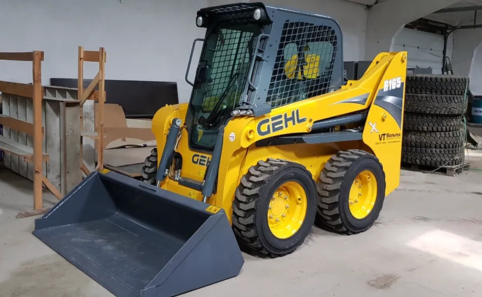 Послуги міні навантажувача Gehl R165