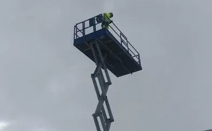 Ножничний підйомник 13 метрів SL110-20D4WDS Ножничний підйомник 13 метрів SL110-20D4WDS