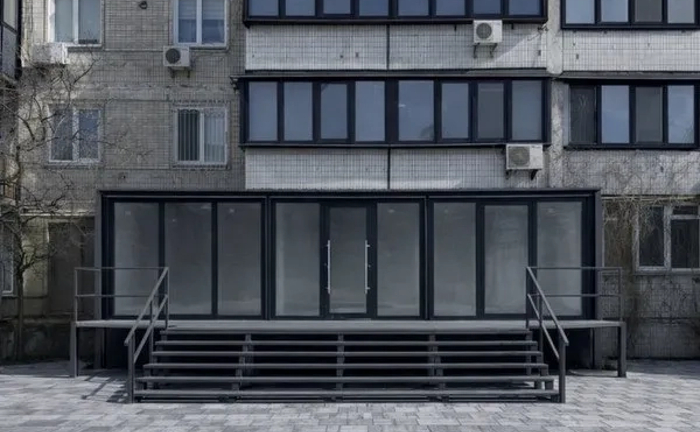 Фасадне приміщення 31 м2 біля метро Мінська