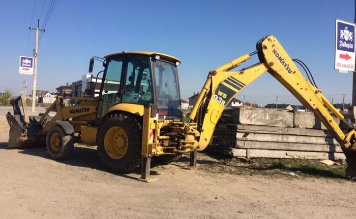 Екскаватор Komatsu Jcb Екскаватор Komatsu Jcb