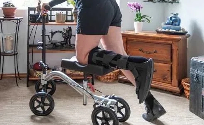 Коліннийсамокат/коліннийскутер/костылинаколесах/ милицінаколесах/kneescuter Коліннийсамокат/коліннийскутер/костылинаколесах/ милицінаколесах/kneescuter