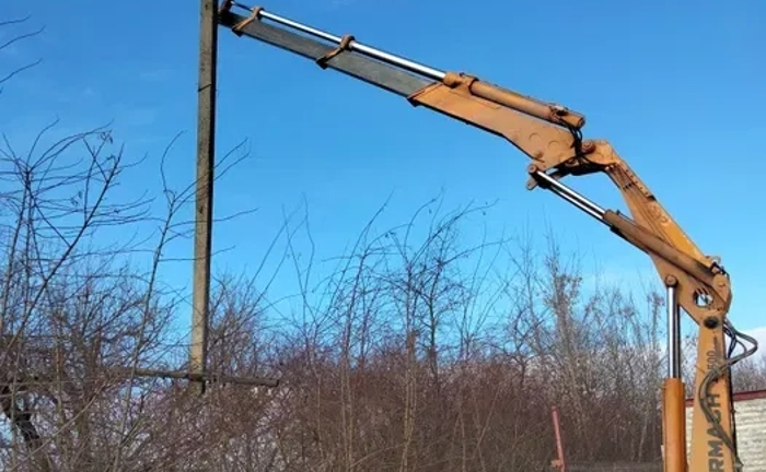 Послуги крана маніпулятора Послуги крана маніпулятора