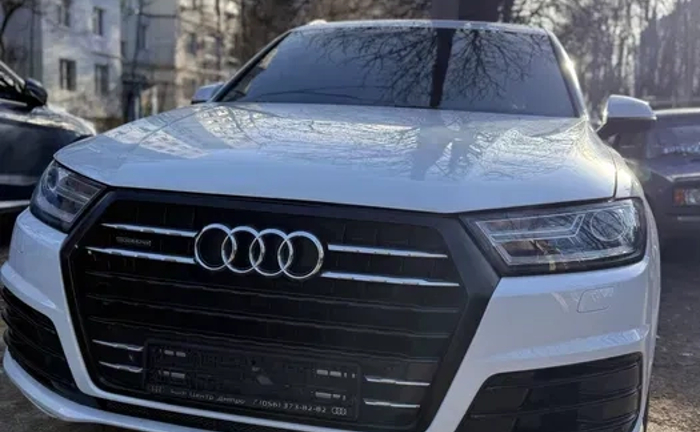 Елегантний та презентабельний Аudi q7 Елегантний та презентабельний Аudi q7