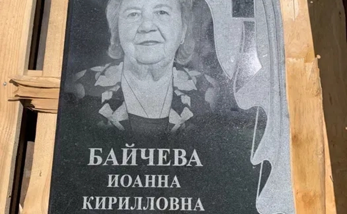 Вироби з граніту, пам’ятники. Гранітні пам’ятники, вази,