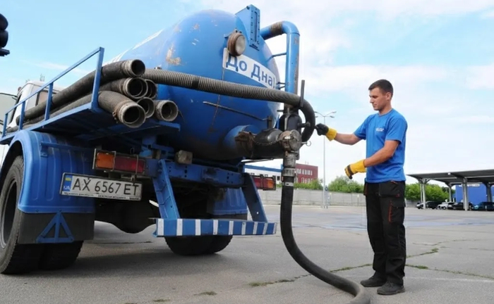 Асенізатор – швидке та ефективне очищення ям і септиків Асенізатор – швидке та ефективне очищення ям і септиків