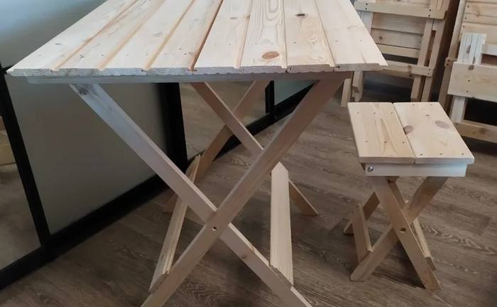 Виготовимо розкладний стіл з натурального дерева за вашими розмірами: якість та стиль!