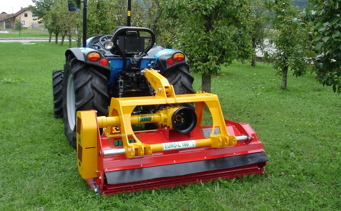 Мульчер: Подрібнення залишків та розчищення ділянок Мульчер: Подрібнення залишків та розчищення ділянок