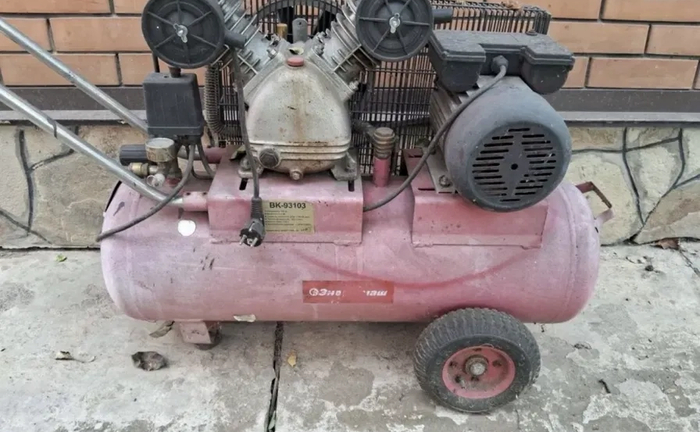 Поршневий повітряний компресор модель ВК-93103