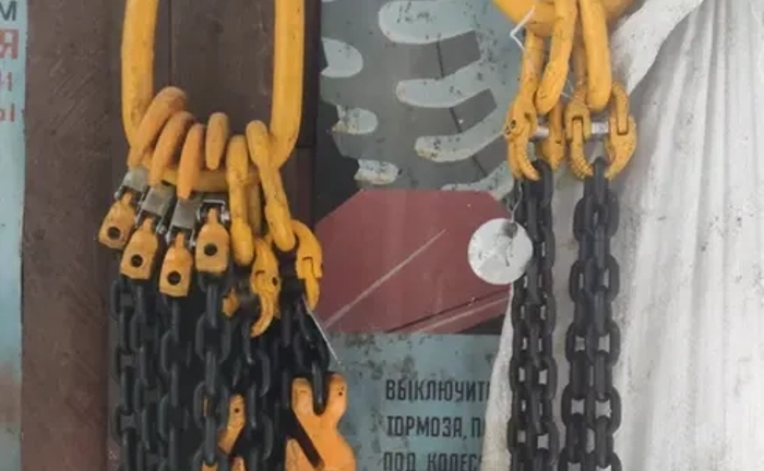 Виготовляємо під замовлення Ланцюговий строп, павук з укорочувачем. Виготовляємо під замовлення Ланцюговий строп, павук з укорочувачем.