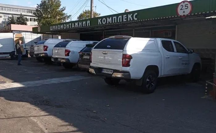 Шиномонтаж (Шиномонтажний комплекс) Сезонна заміна шин. Всі види послуг. Шиномонтаж (Шиномонтажний комплекс) Сезонна заміна шин. Всі види послуг.