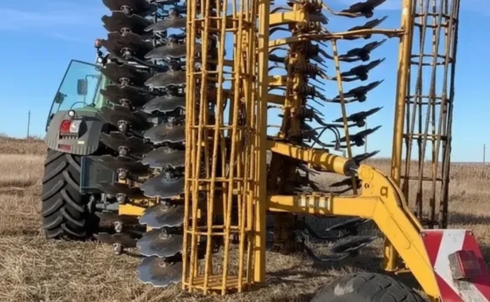 Дискова борона - Грунтофреза, якісне розпушення грунту. Дискова борона - Грунтофреза, якісне розпушення грунту.