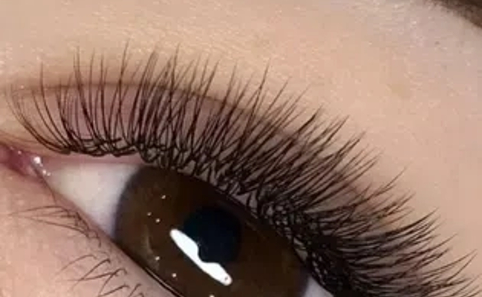 Профессиональное наращивание ресниц: от классики до мега-объема с гарантией качества!