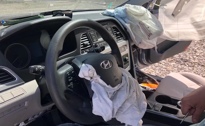 Відновлення (ремонт) ременів, подушок безпеки