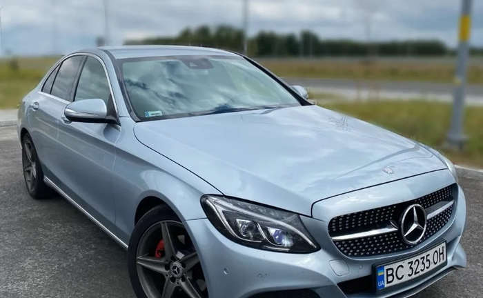 Авто Mercedes-Benz W205 2014 р. - 3 пасажирські місця