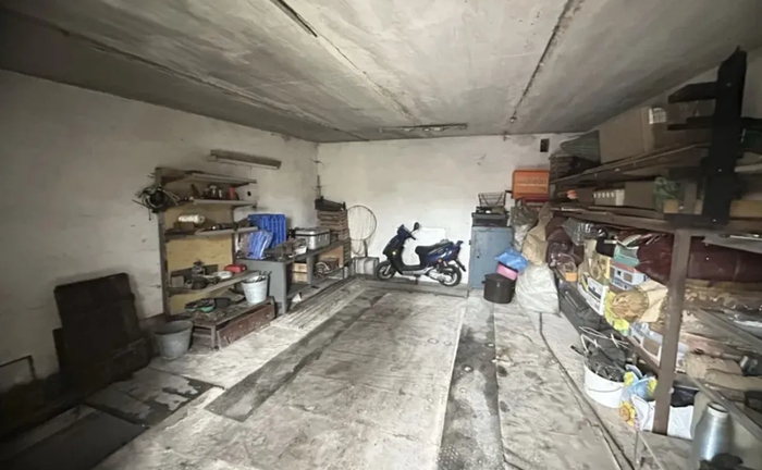 Цегляний гараж: висока стеля, сухий