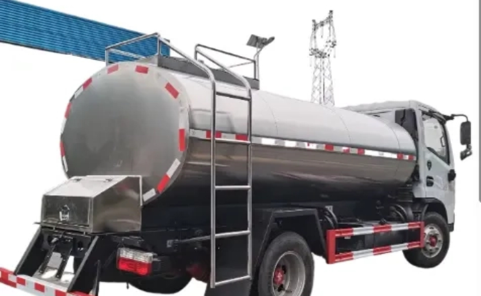 Молоковоз/Перевезення молока та харчових рідин. Молоковоз/Перевезення молока та харчових рідин.