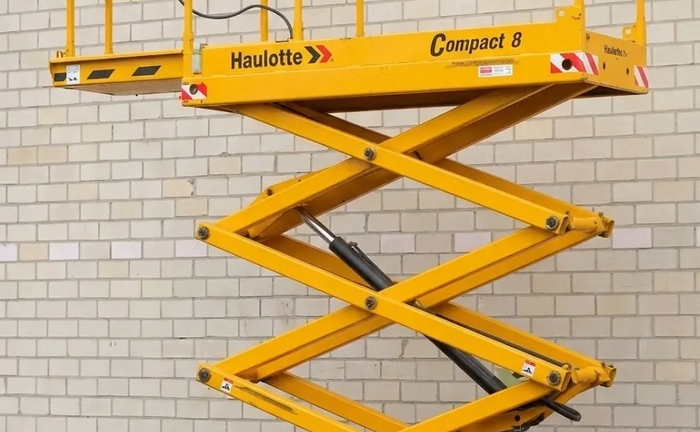 Акумуляторний підйомник Haulotte Compact 8