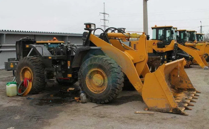 Ремонт спецтехніки ,реставрація ,наплавка ,расточка Ремонт спецтехніки ,реставрація ,наплавка ,расточка