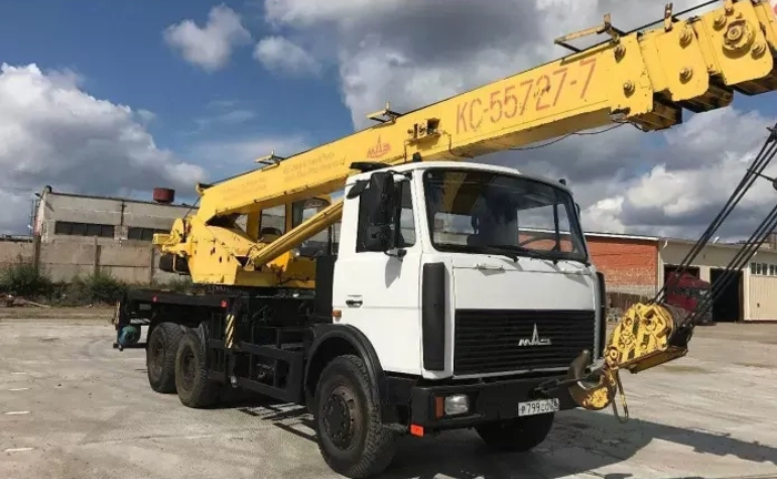 Автокран Машека 25 тонн із подовженою стрілою 28 метрів. Автокран Машека 25 тонн із подовженою стрілою 28 метрів.
