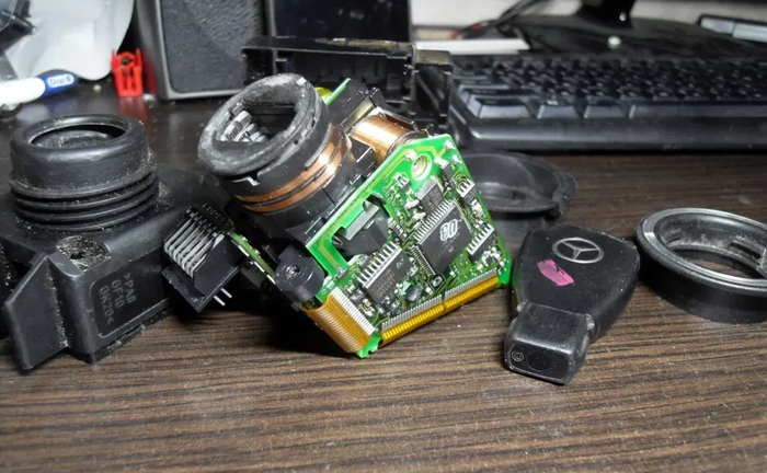 Ремонт автомобільних ключів замків Мерседес