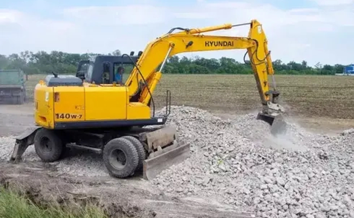 Траншейний-екскаватор на базі Hyundai 140w-7 Траншейний-екскаватор на базі Hyundai 140w-7