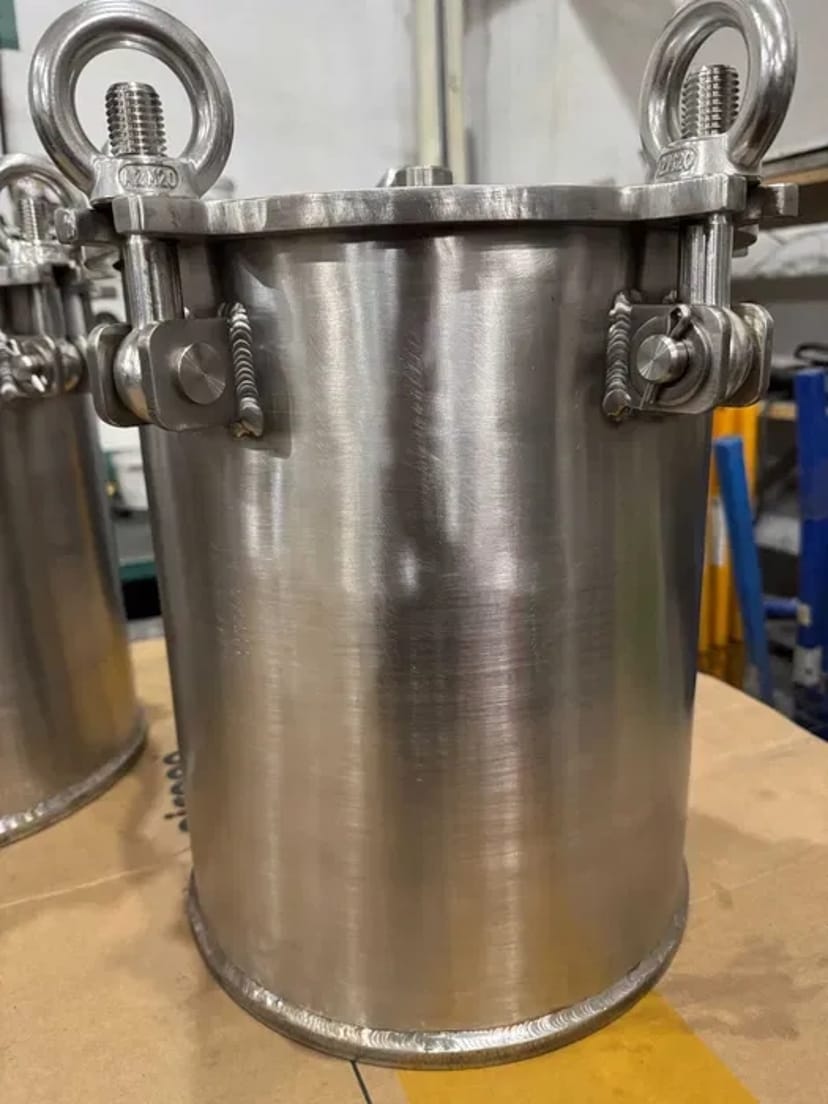 Ємності з нержавіючої сталі