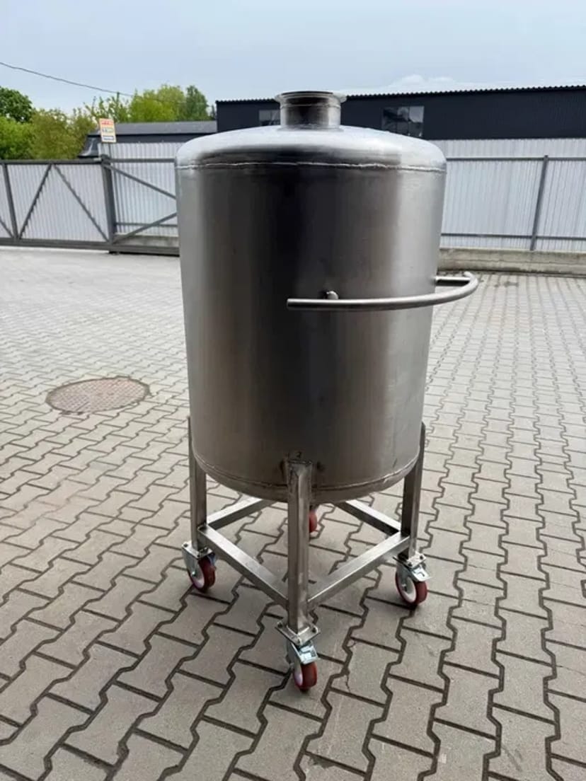 Ємності з нержавіючої сталі