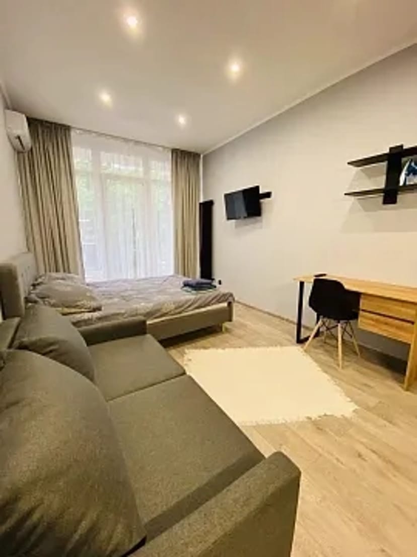 1-кімнатна квартира подобово у Ужгороді, вул. Тіхого, 13д — 1001572280  