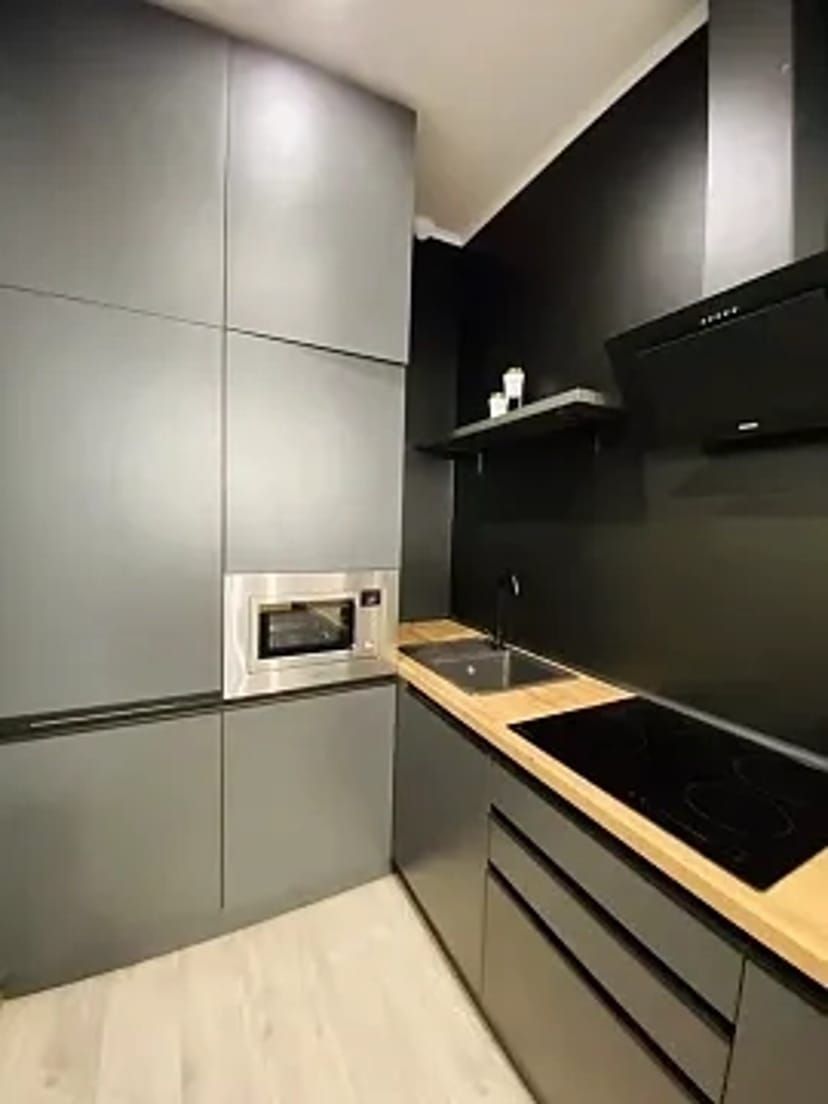 1-кімнатна квартира подобово у Ужгороді, вул. Тіхого, 13д — 1001572280  