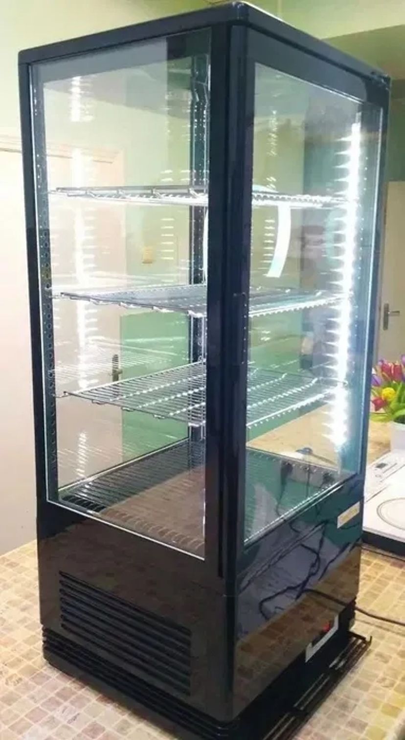 Нові кондитерська, холодильна, десертна, настільна вітрина