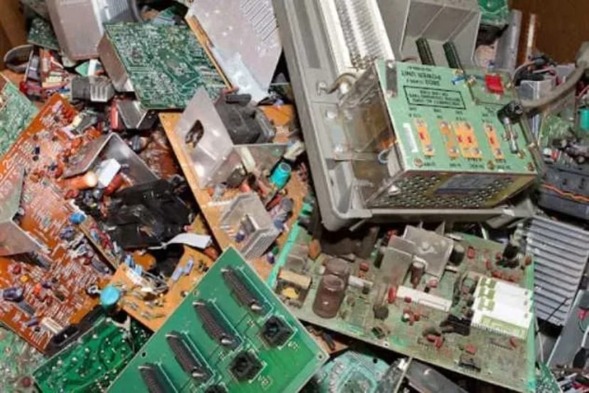 Приймаю: Радіолампи, мікросхеми, транзистори, підсилювачі Конденсатори, реле, резистори, плати Осцилографи, радіоприлади, блоки живлення